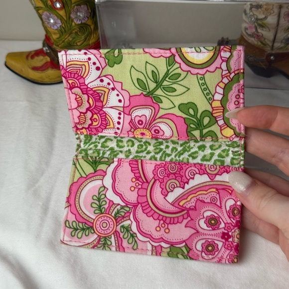 NWT Vera Bradley Petal Pink Coin Purse With Card Holder EUC Retired Pattern - Picture 8 of 8